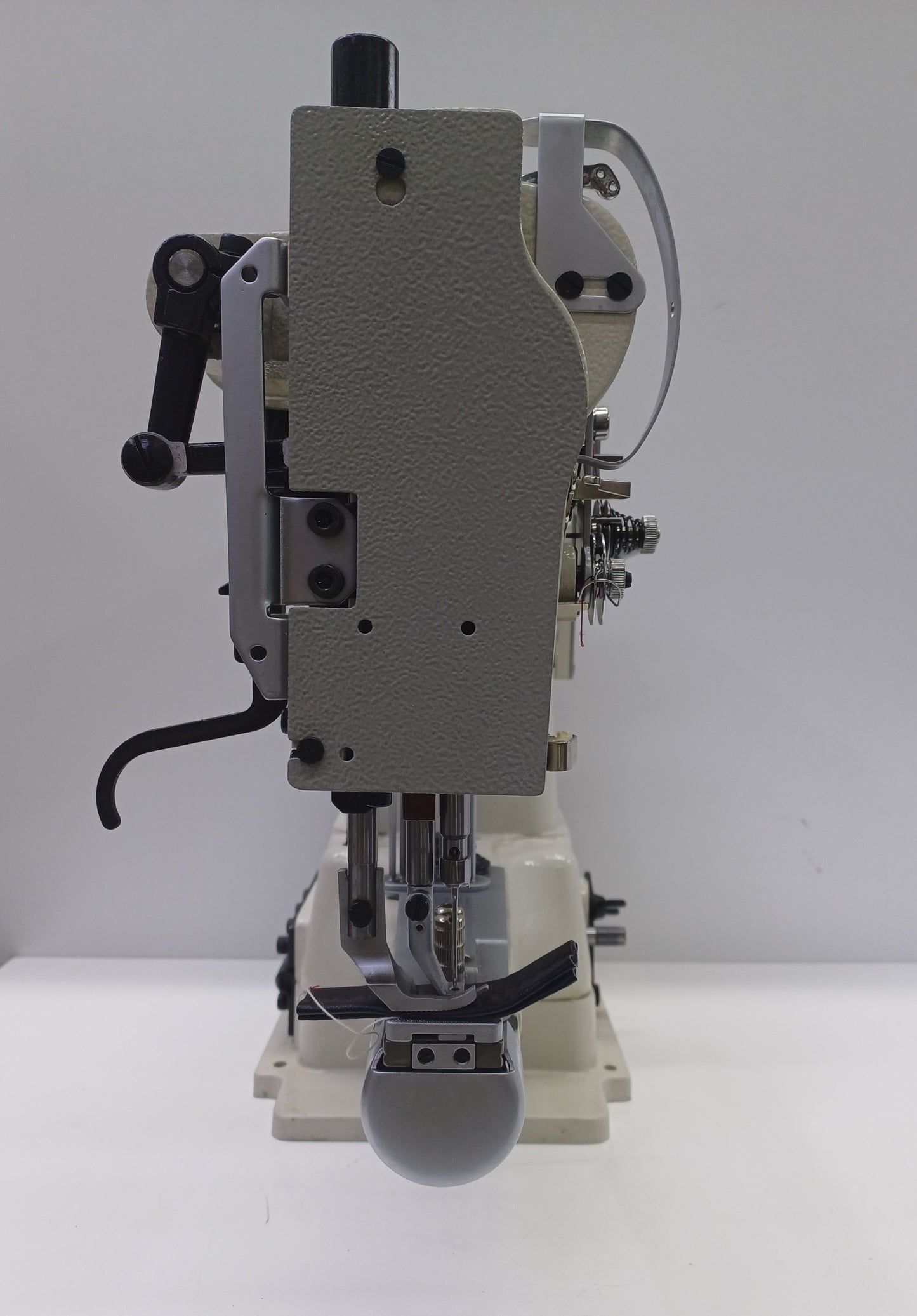 335 Cylinderbed Sewing machine