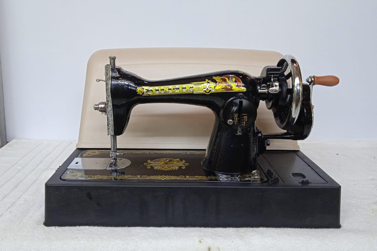 Singer Sewing Machine Model 15CD