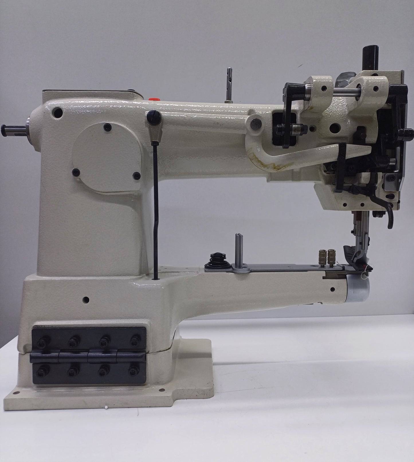 335 Cylinderbed Sewing machine