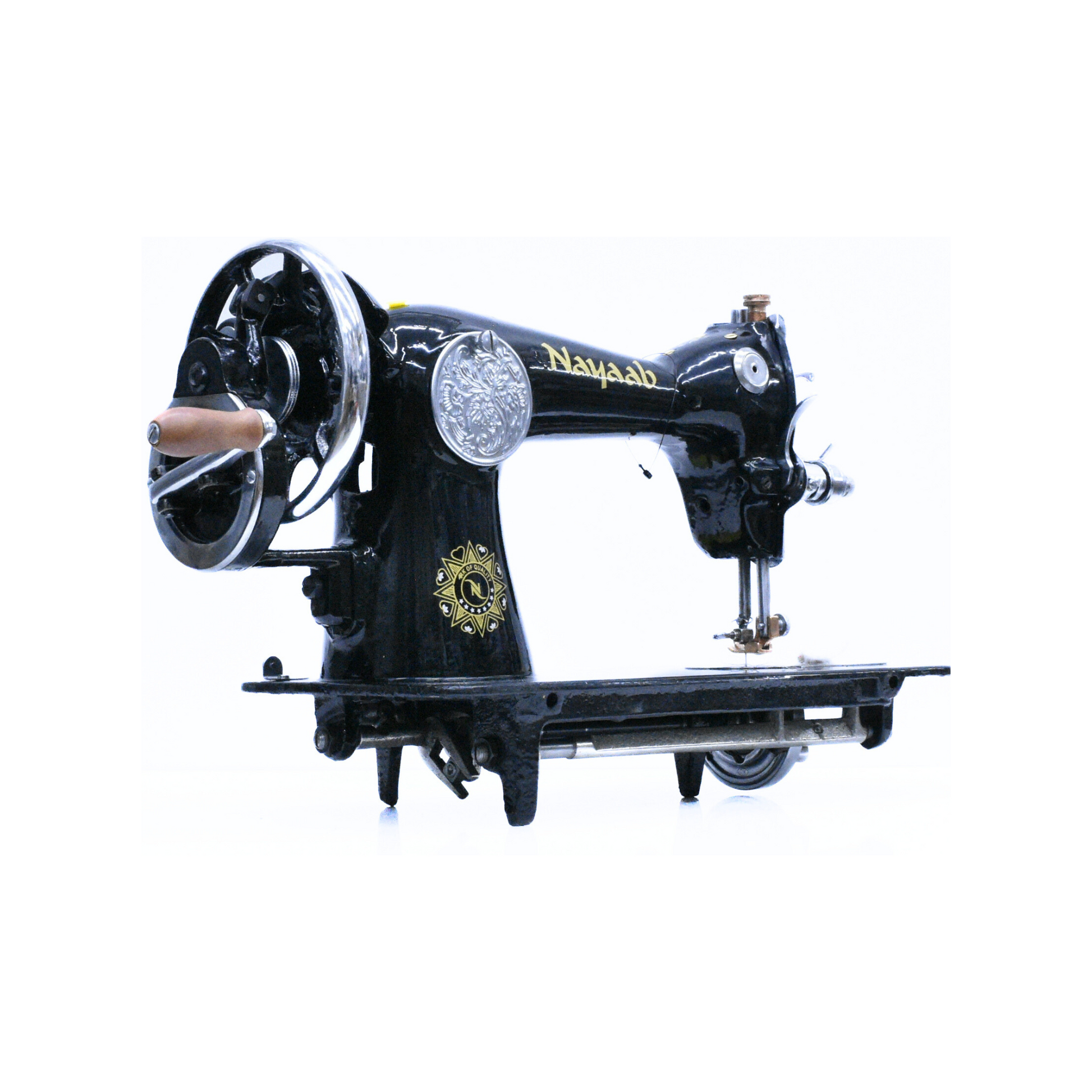 Nayaab - vintage sewing machine - Black -Side view 