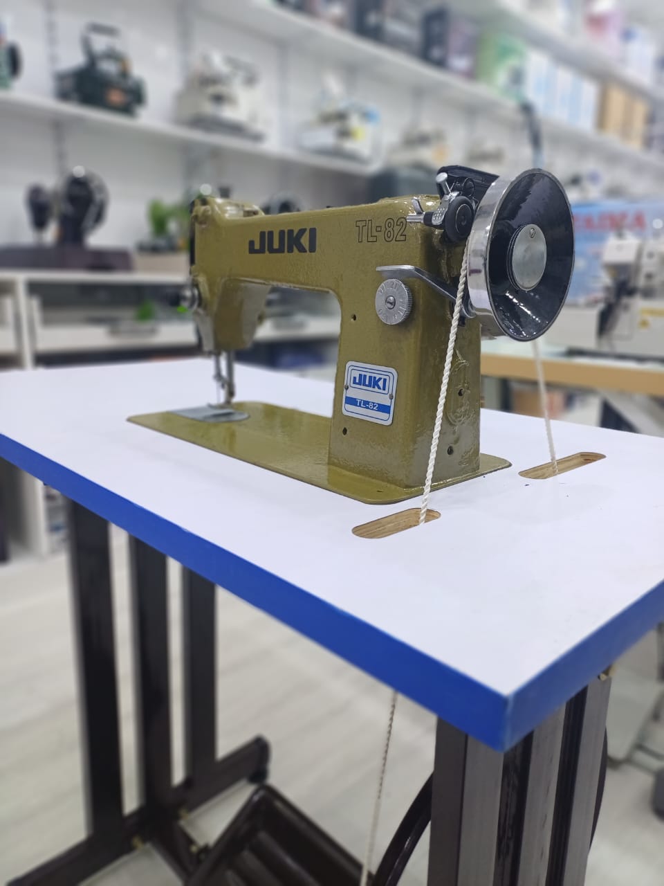 TL82 semi-industrial Sewing machine
