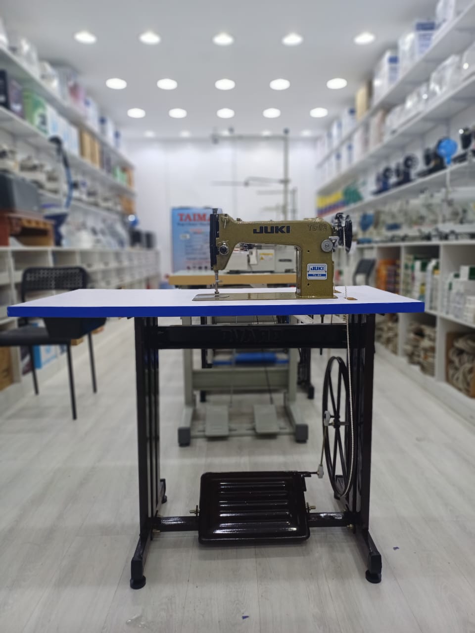 TL82 semi-industrial Sewing machine