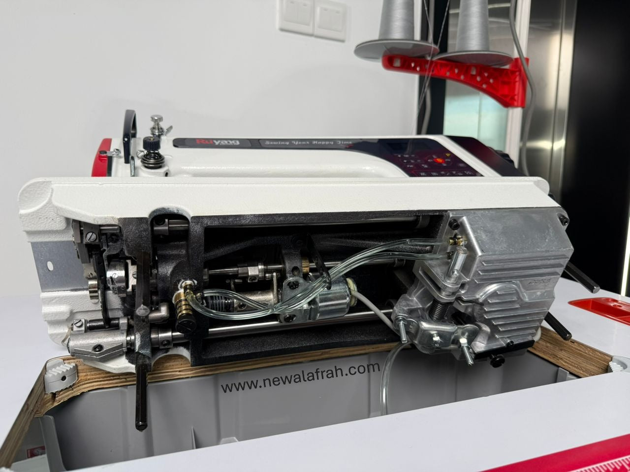 SPARTAK ST-i7 D4 Fully Intelligent Computerized High Speed Stepper Motor Lockstitch Machine - Complete set with Table&Stand